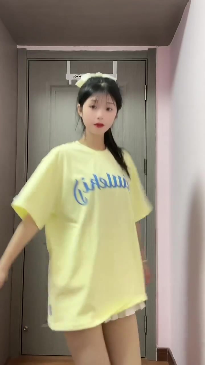 调皮一下 憨憨倩.(oxqbqkcixibjg) ()