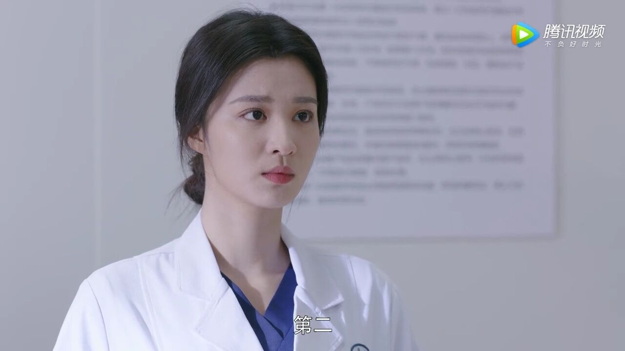 《听说你喜欢我》同样演女医生,把王楚然和啜妮放在一起对比,有何差异