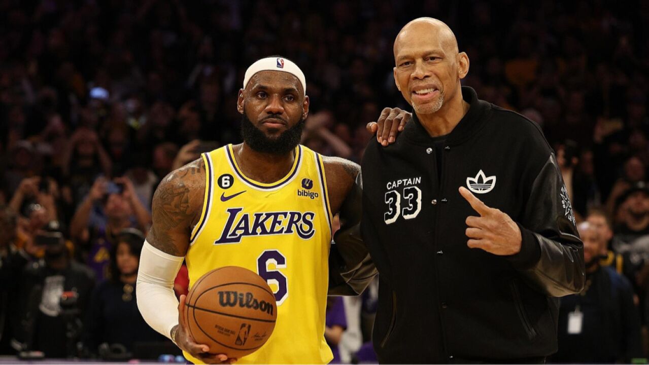 贾巴尔撰文谈詹姆斯超越自己登顶:打破任何纪录都值得庆祝 这代表人类