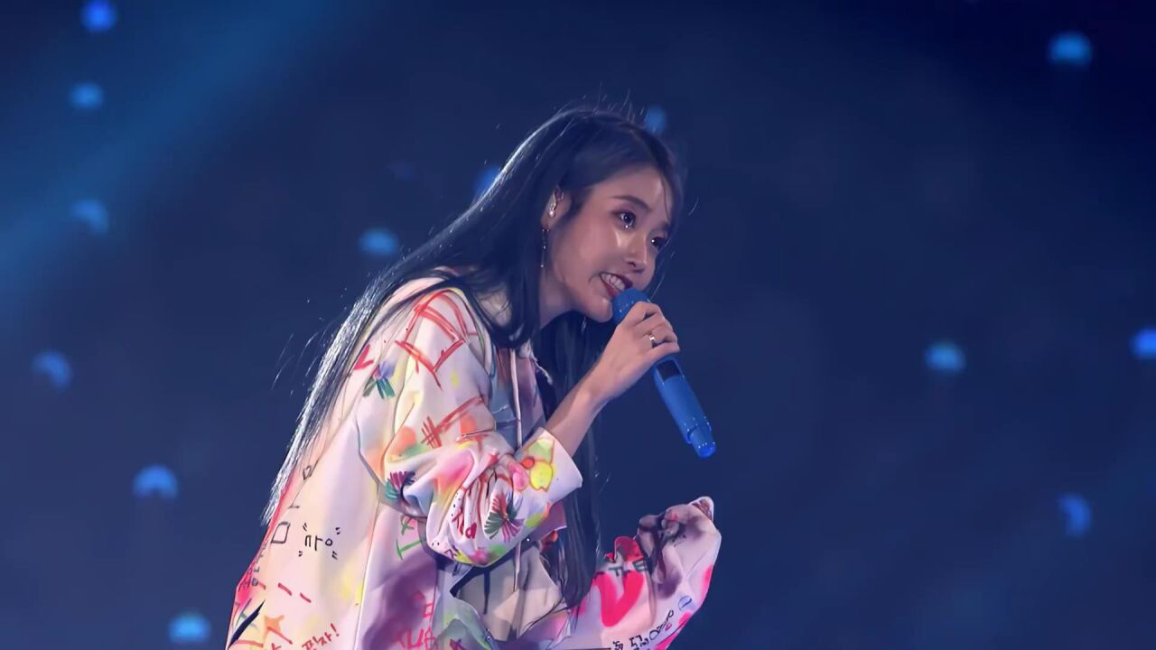 【iu李知恩】《blueming》2019年love poem演唱会现场!