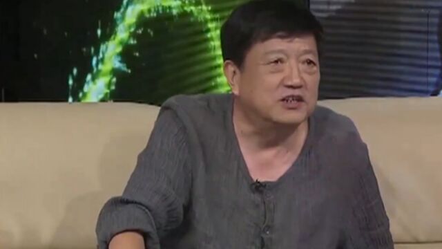 著名演员秦焰,儿时住在抽分厂胡同,有个邻居门框上很奇怪