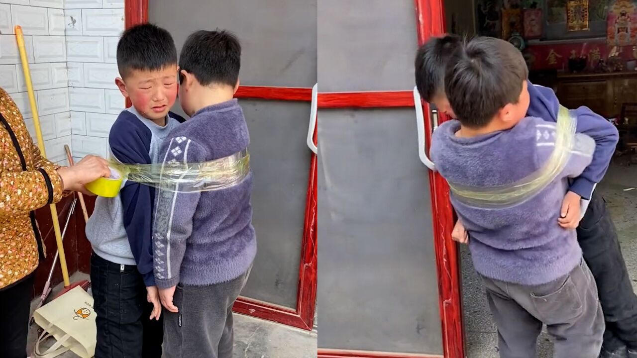 2个熊孩子打架闹腾,姥姥一招化解矛盾:孩子想哭但笑个不停