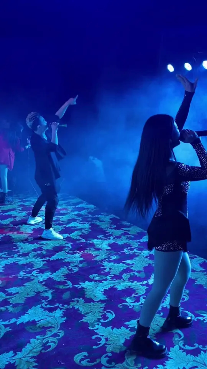 群舞 #普通女 #大长腿 #美女摇 #女性独舞 #夜店舞蹈