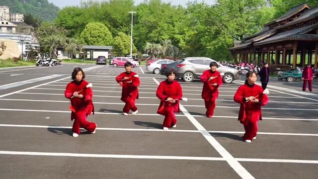 “迎亚运”仙居县老体协太极拳剑协会剧院分会表演节目:太极功夫《毛笔》#太极拳演示#团队精神风采展示 #太极养生动起来