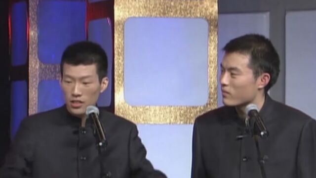 相声《乡村教师》片段,闫佳宝不愧是专业喜剧人,一开口就是包袱