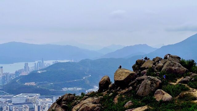 深圳又一美丽大石头!治愈风景!盐田亚婆地.