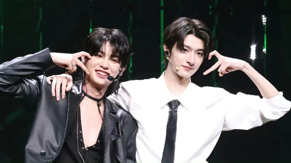 黄明昊林一合跳双人舞惊艳舞台,连台下的何炅和杨迪都看傻了