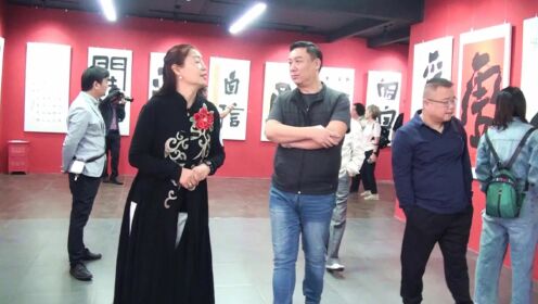 美国人眼中的中国书画艺术  参观武汉红巷画家村纪实之二