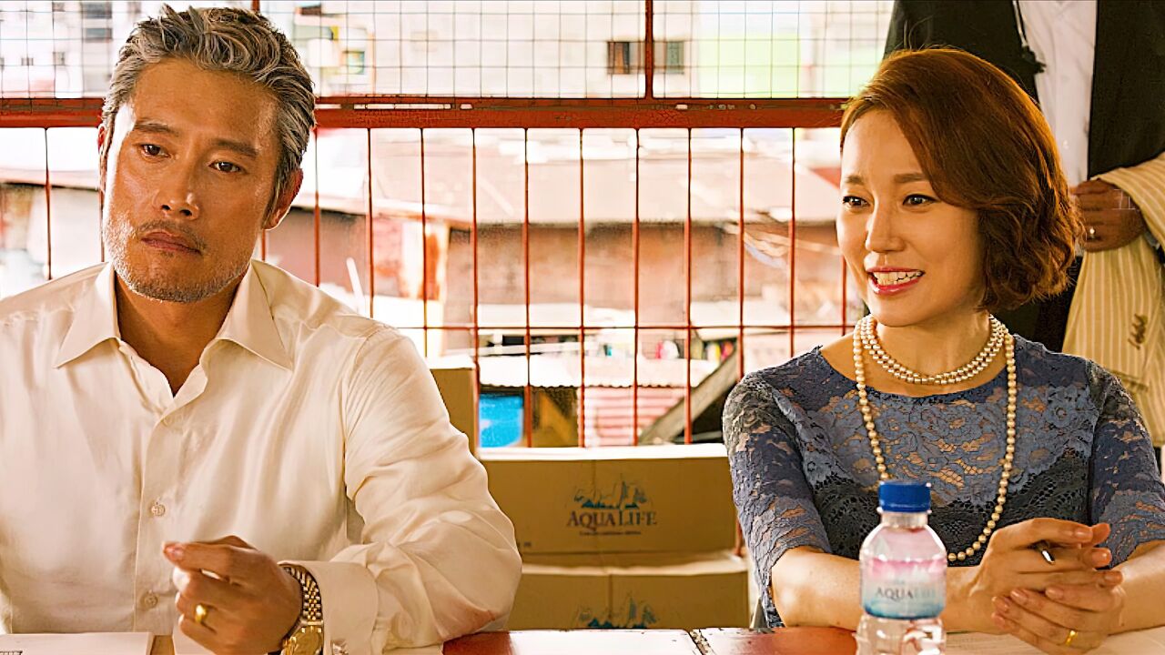 韩国《金融决战》靠一张嘴骗了30亿,跑路到国外后,夫妻却反目_高清