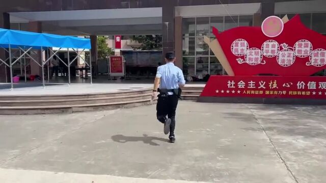 城东派出所护考警力为考生快速出具身份证明、补办临时身份证