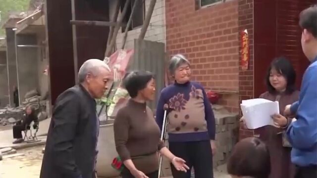 通过订单化生产和电商平台销售相结合,段氏布鞋非遗工坊带动了周边村镇的极大劳动力