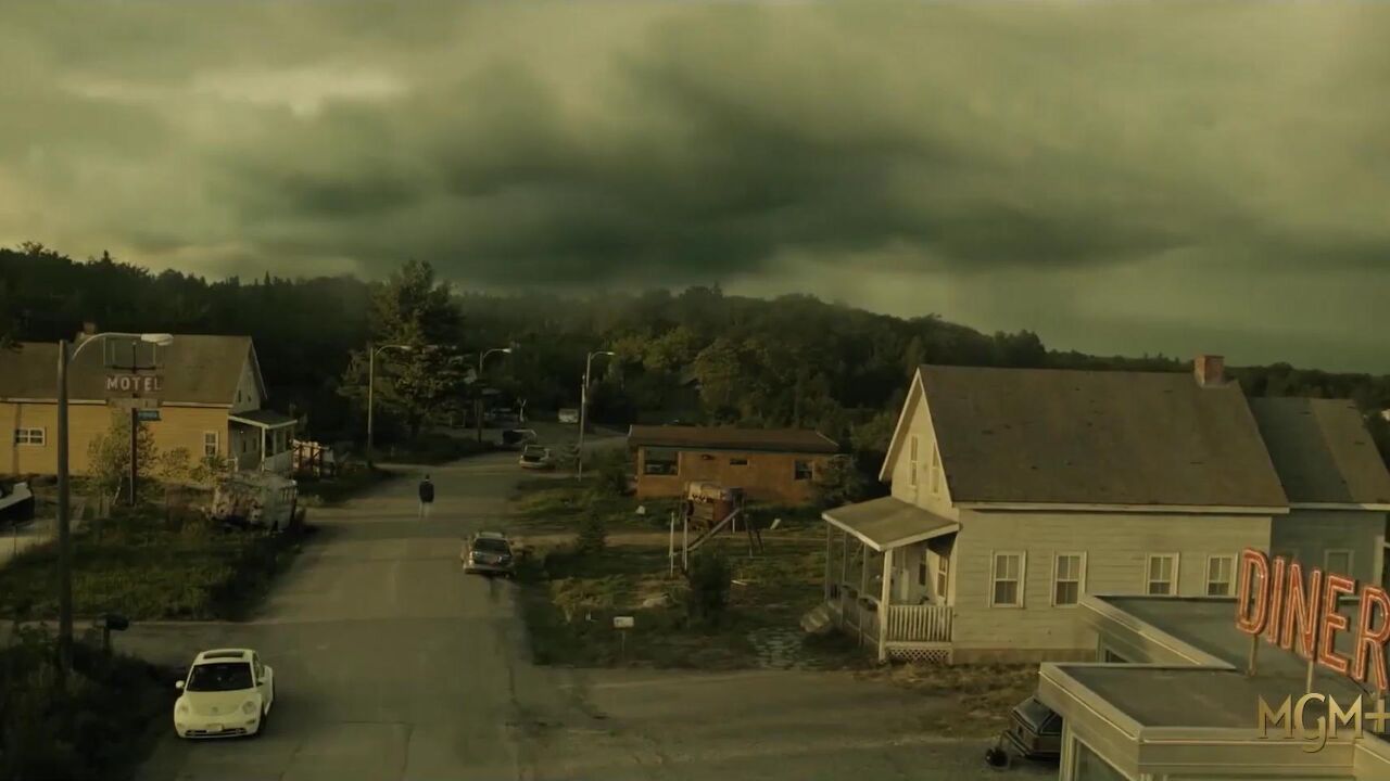 科幻恐怖剧《梦魇绝镇2》预告,被困神秘小镇!日落怪物出没!