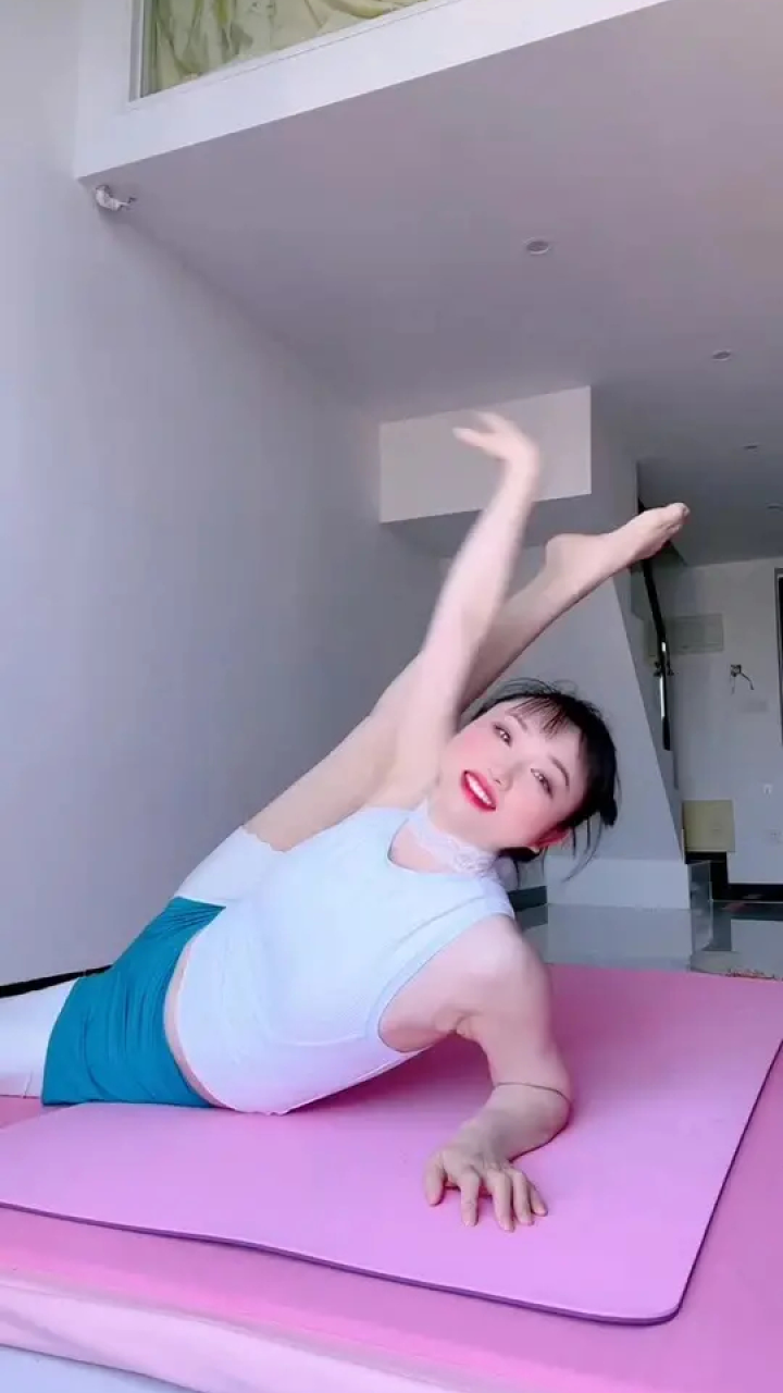 美女瑜伽 #一字马