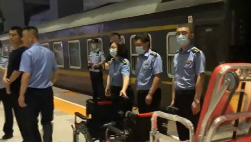 脱困！首批328名K396次乘客抵达北京丰台站