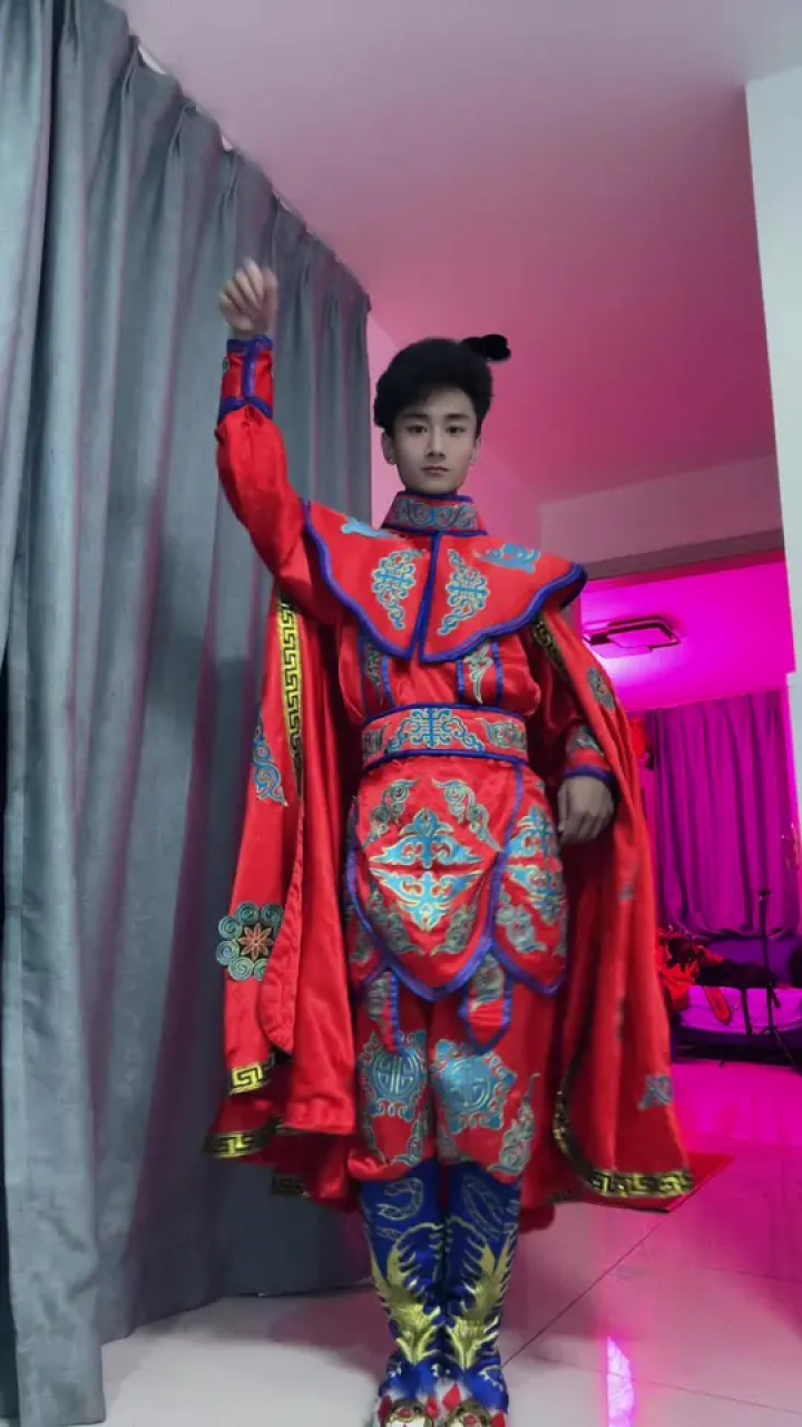 红色战袍版来了#火火的姑娘