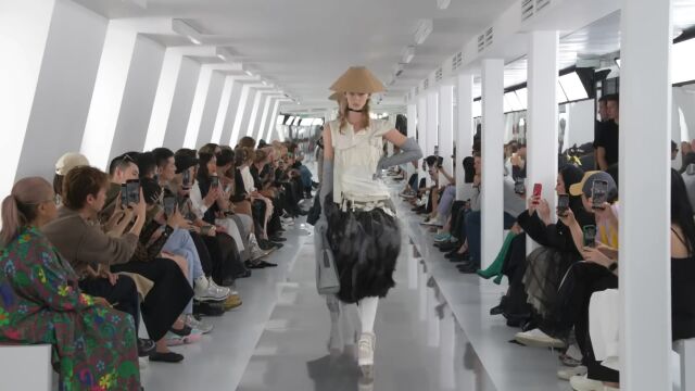 比利时奢侈品牌Martin Margiela(马丁ⷩ鬥‰拉)2024年SS秀场