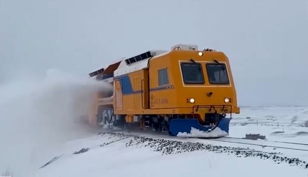 新疆:玛依塔斯风区遭遇风吹雪天气