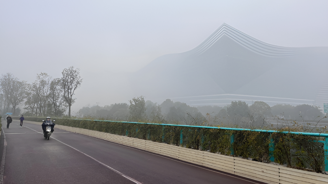 能见度或小于500米成都发布大雾黄色预警