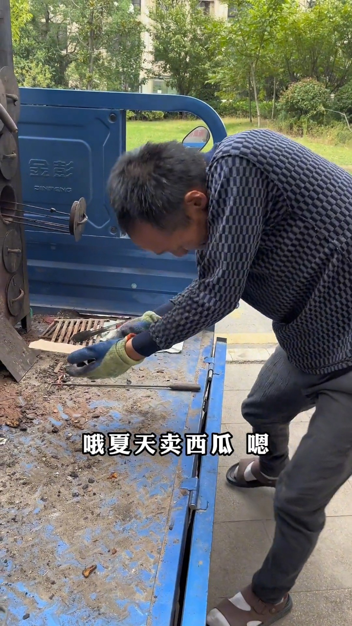 身残志坚的沛县红薯哥,经常在沛县汉街