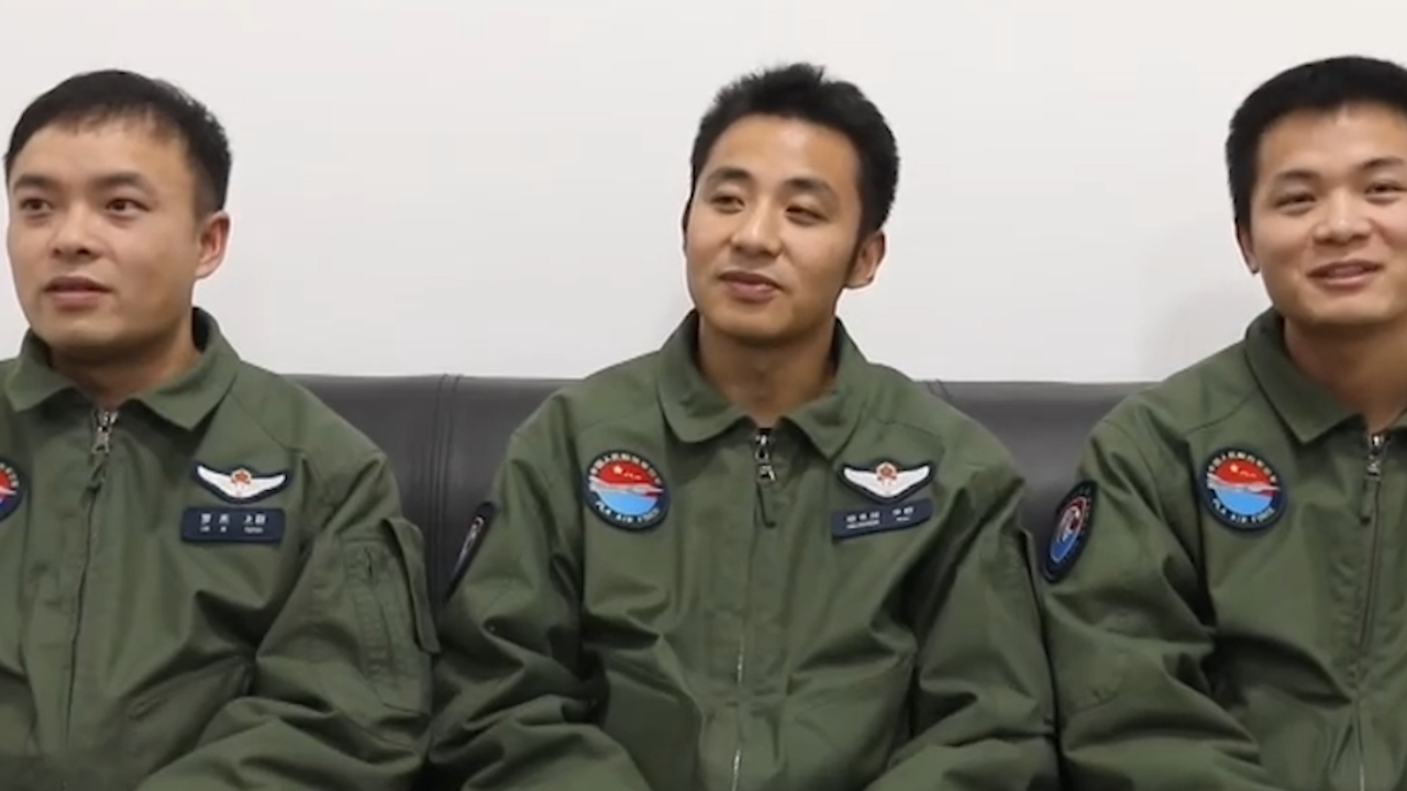 199-5611cf1777e36e7b85c651115e9b554f是一支团结的队伍,光荣的团队