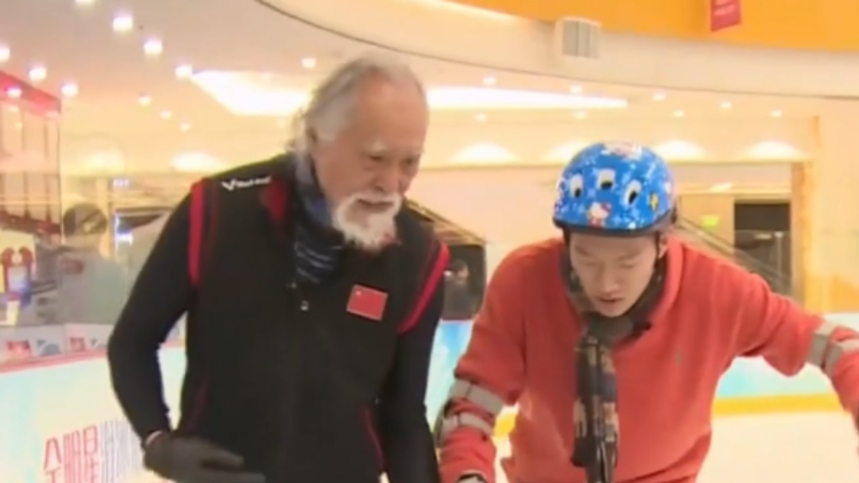 闫佳宝滑冰基础太差,王德顺忍不住摇头,表示教不了