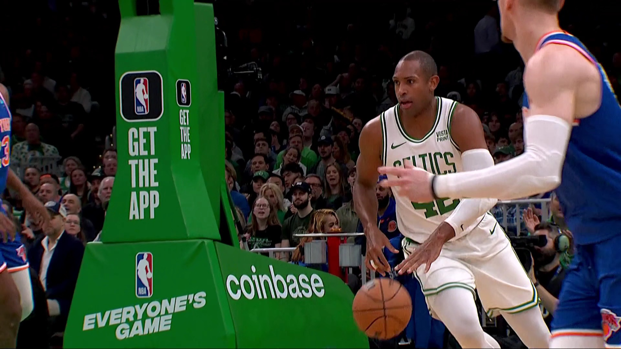 新老连线!霍福德持球推进直传前场 塔图姆突破起飞暴力虐筐