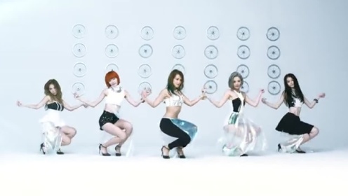 Super Girls官方MV 《镁光灯下》