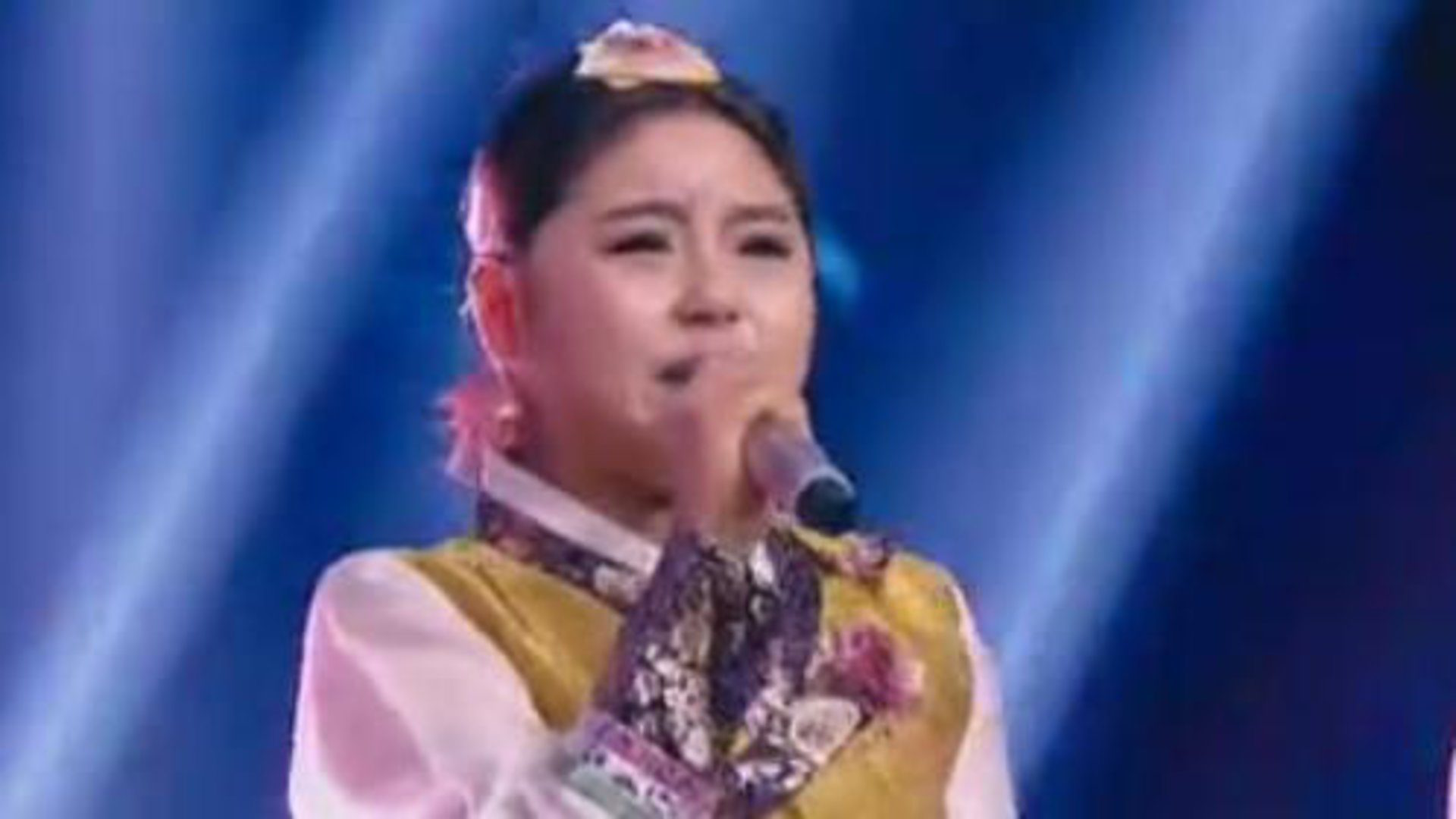 幼儿教师朴惠子独特嗓音演唱《金达莱花》，唐山退休工人12年默契配合