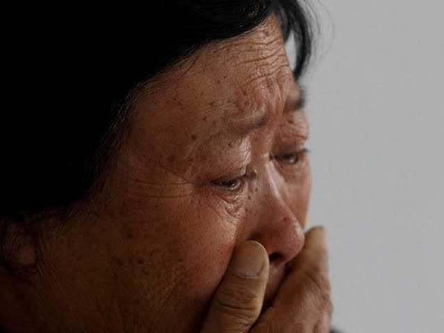 首曝聂树斌案再审法庭裁决瞬间聂母难忍泪水掩面痛哭