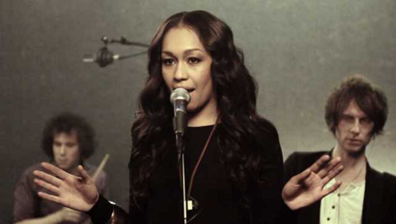 RebeccaFerguson《Glitter&Gold》_腾讯视频