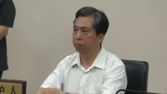 女子婚内出轨 丈夫敲诈被拘