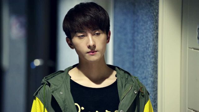 梓晨向星宇坦白与年年相恋