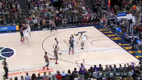 《NBA全场回放》【原声回放】奇才vs爵士第3节 戈贝尔篮下接球挂筐暴扣
