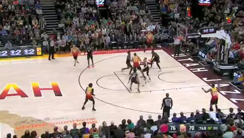《NBA全场回放》【原声回放】猛龙vs爵士第3节 西亚卡姆空切上篮打成2+1