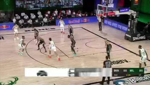 《NBA全场回放》【原声回放】篮网vs雄鹿第3节 豪尔空切暴扣暴戾无仁