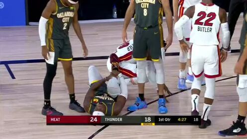 《NBA全场集锦》多尔特与克劳德发生碰撞 双方直接返回更衣室检查