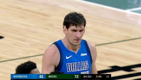 《NBA全场回放》【原声回放】独行侠vs雄鹿第3节 布伦森no look pass格林球到人到