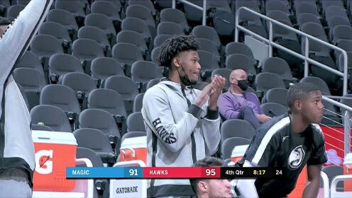 《NBA全场集锦》博格丹诺维奇天女散花 科林斯空接暴扣