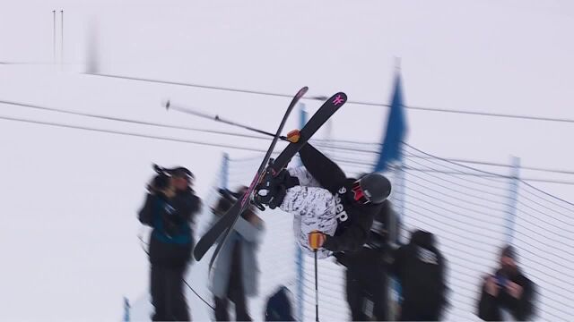 美国选手克莱尔率先出战热场 空中转身出现瑕疵略显遗憾