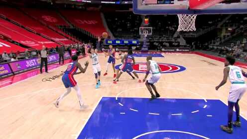 《NBA全场集锦》海斯风送轻舟助攻敦布亚 旱地拔葱轻松反击