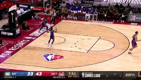 《NBA全场集锦》巴掌一拍大喊球来 坎宁安外线接球三分稳稳命中
