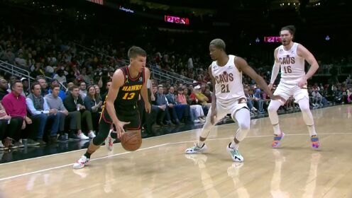 《NBA全场集锦》我是你坚强的后盾 萨迪克贝三分不中奥孔古飞身补扣