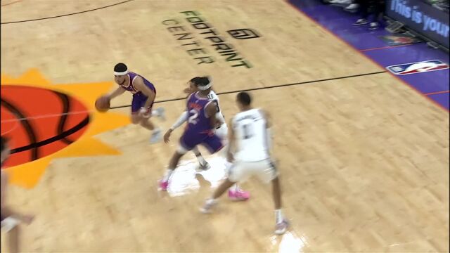 一个掩护就能让他找到机会 布克三分杀人诛心