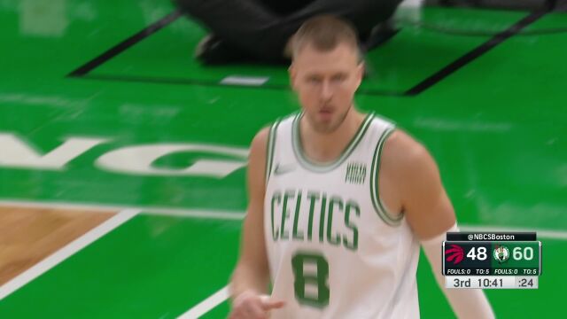 波尔津吉斯vs猛龙集锦 14中9三分7中3得到21分7篮板3助攻