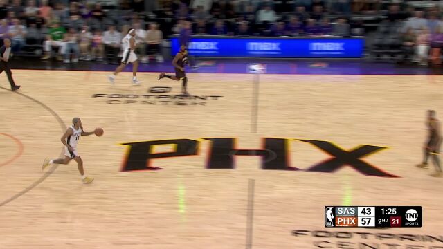 手感来了拦不住！阿伦外线连珠炮肆意轰筐三分5中4仅丢一个