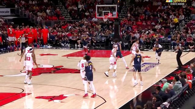 NBA：雷吉后半场超远三分压哨命中！