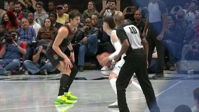 奇才功亏一篑！黄蜂最后时刻多点发力一波8-2终结比赛悬念