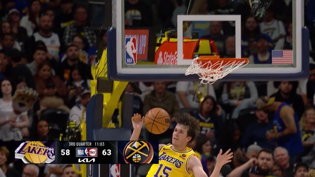 瞅准时机推反击 里弗斯手疾眼快抢断一步登天双手暴扣