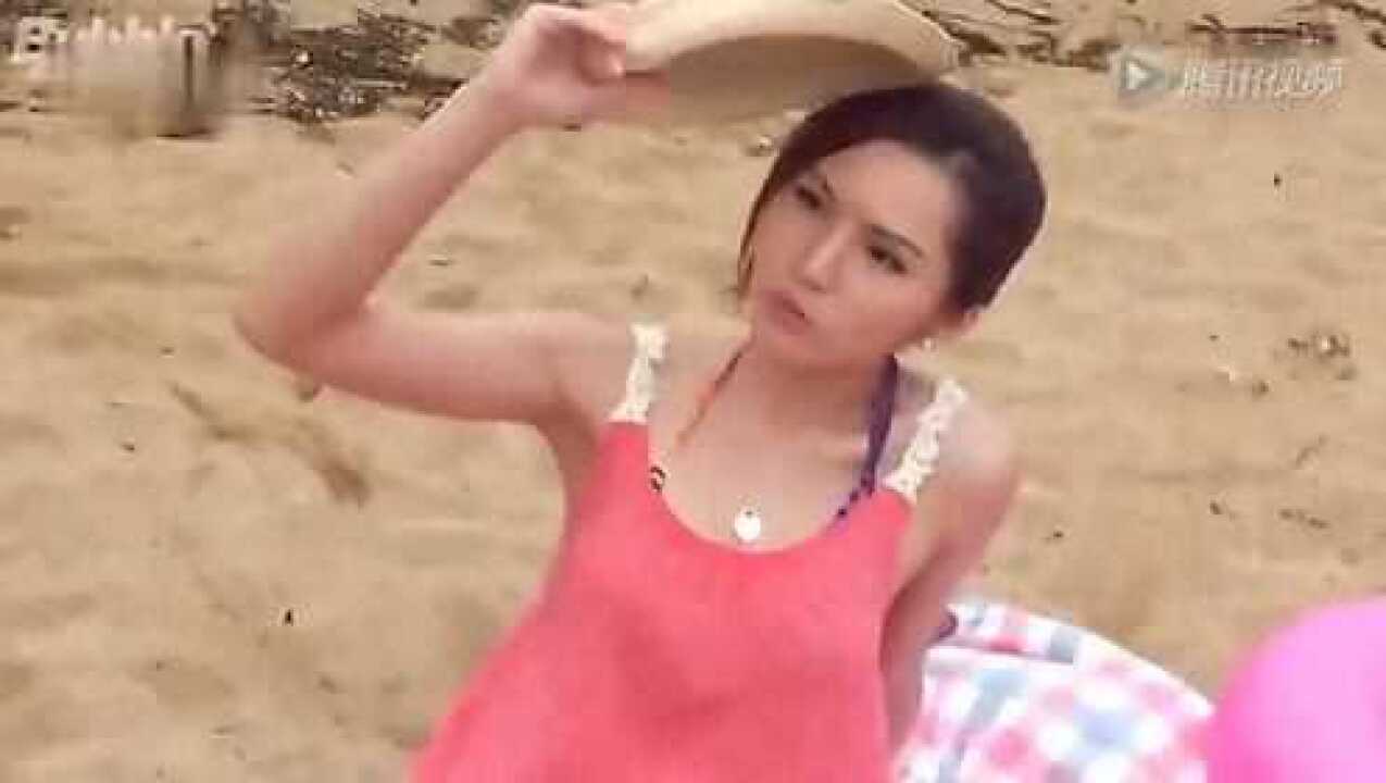 嫩女酥胸诱惑让人疯狂极品白嫩身材_高清