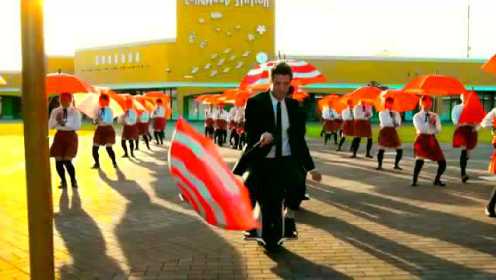 OK Go《I Won't Let You Down》好多人雨伞拼图